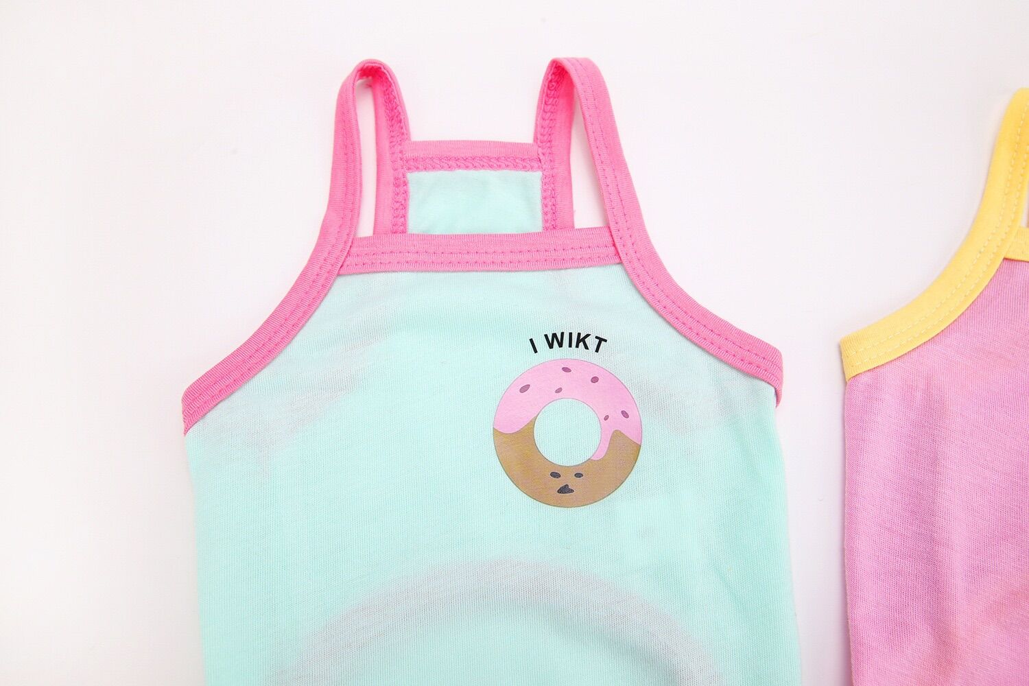 Áo mùa hè cho chó mèo - áo hai dây bánh donut cute cho thú cưng