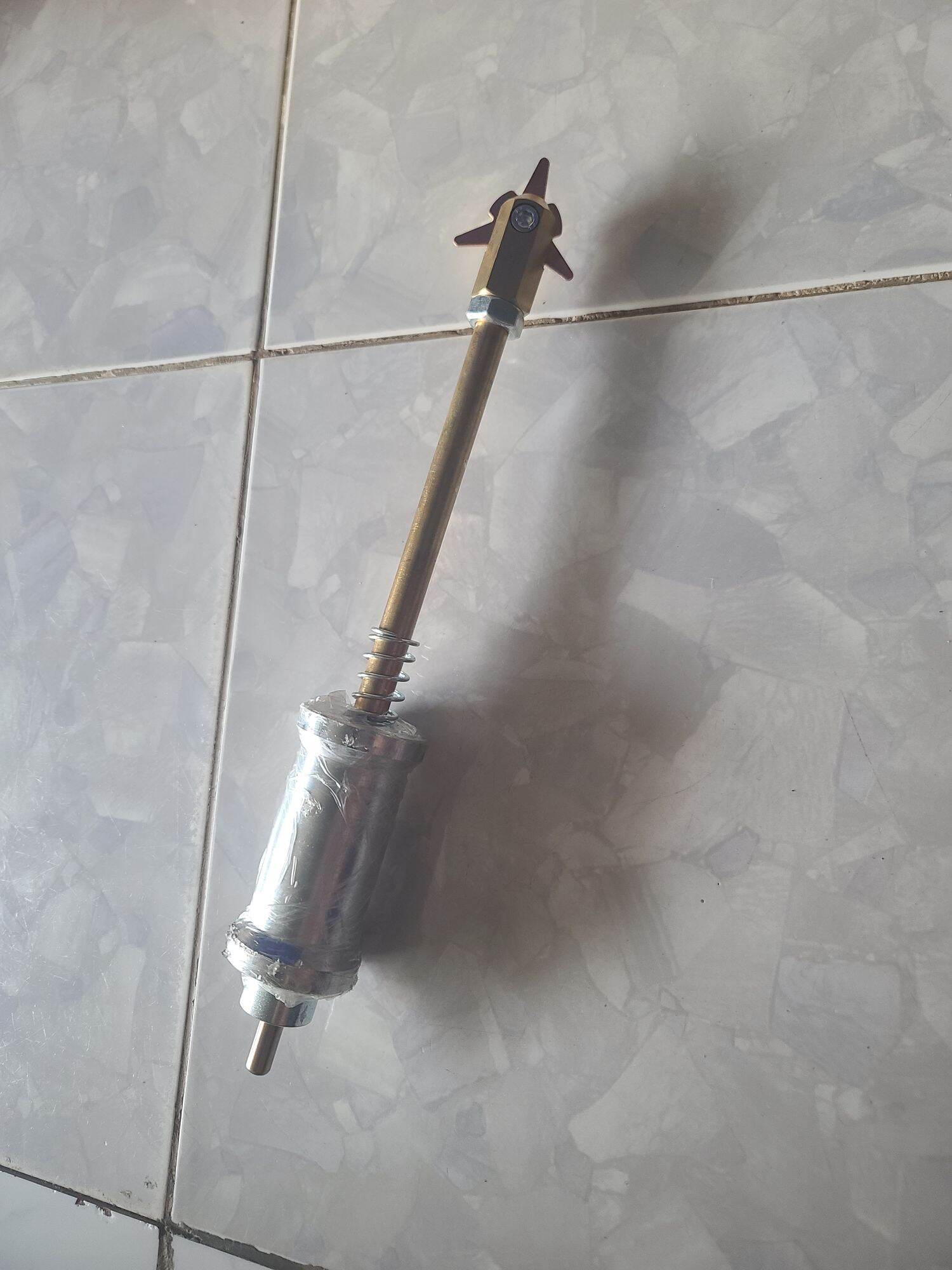 Búa giật tôn ô tô