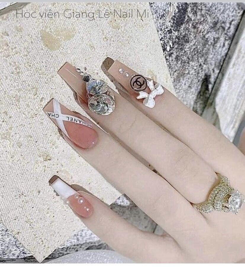 Nailbox thiết kế theo yêu cầu kèm keo dũa
