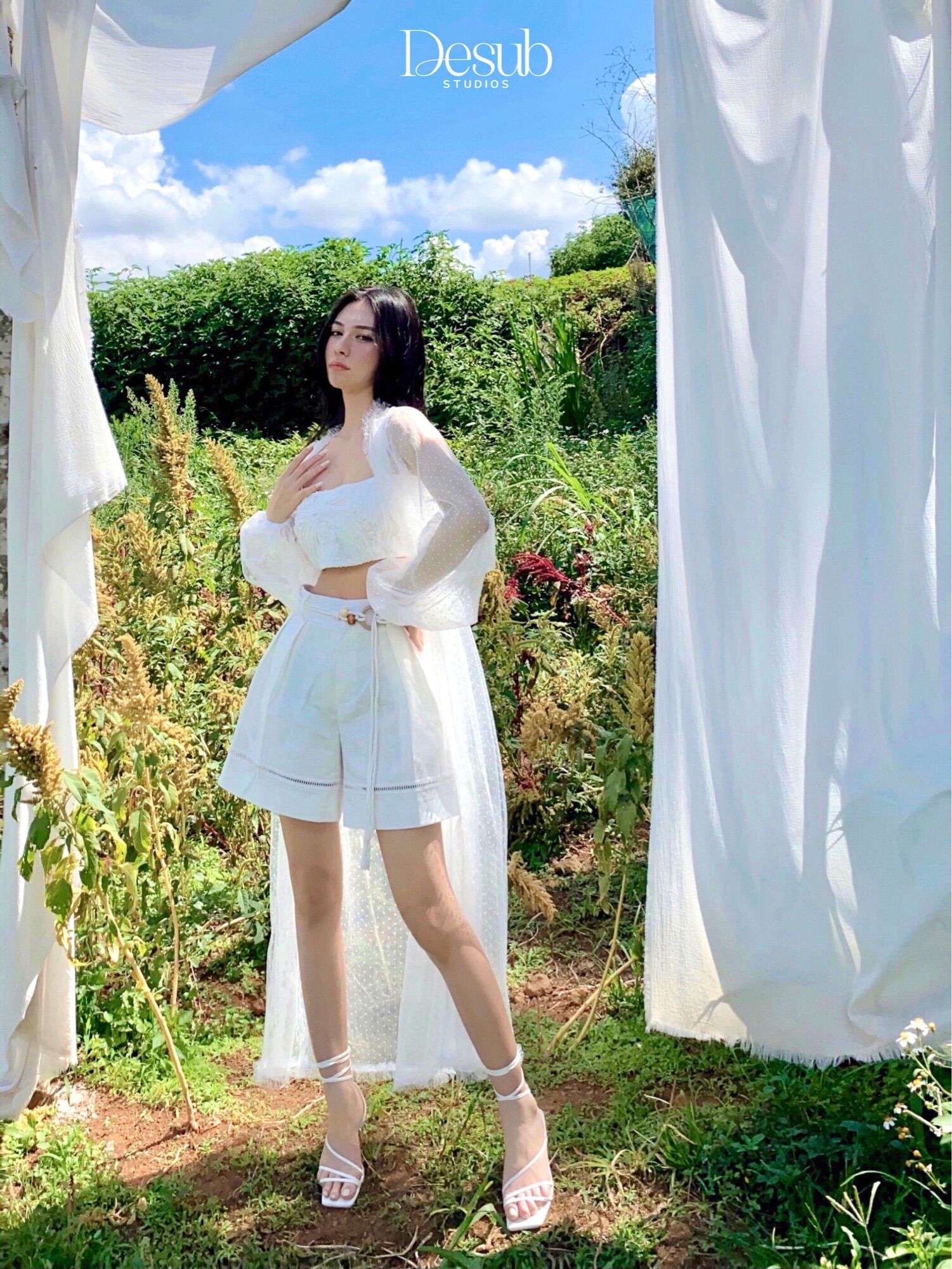 Desub Studios Áo kiểu Artwork Fabric Croptop