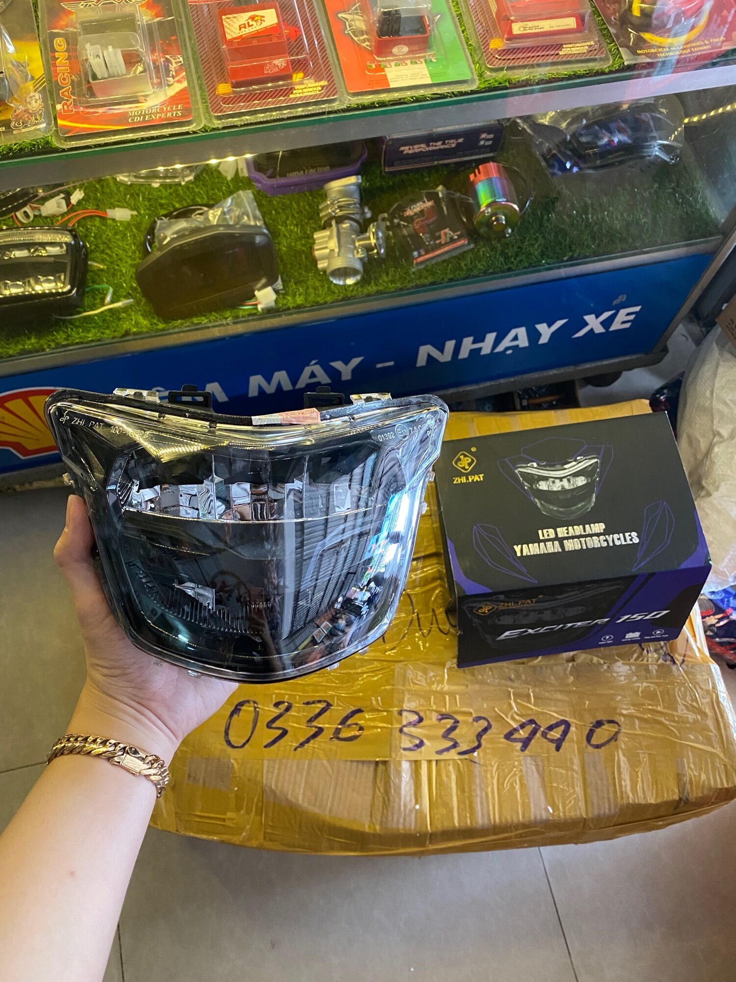 Pha đèn led 2 tầng zhipat ex150 siêu sáng - màu khói