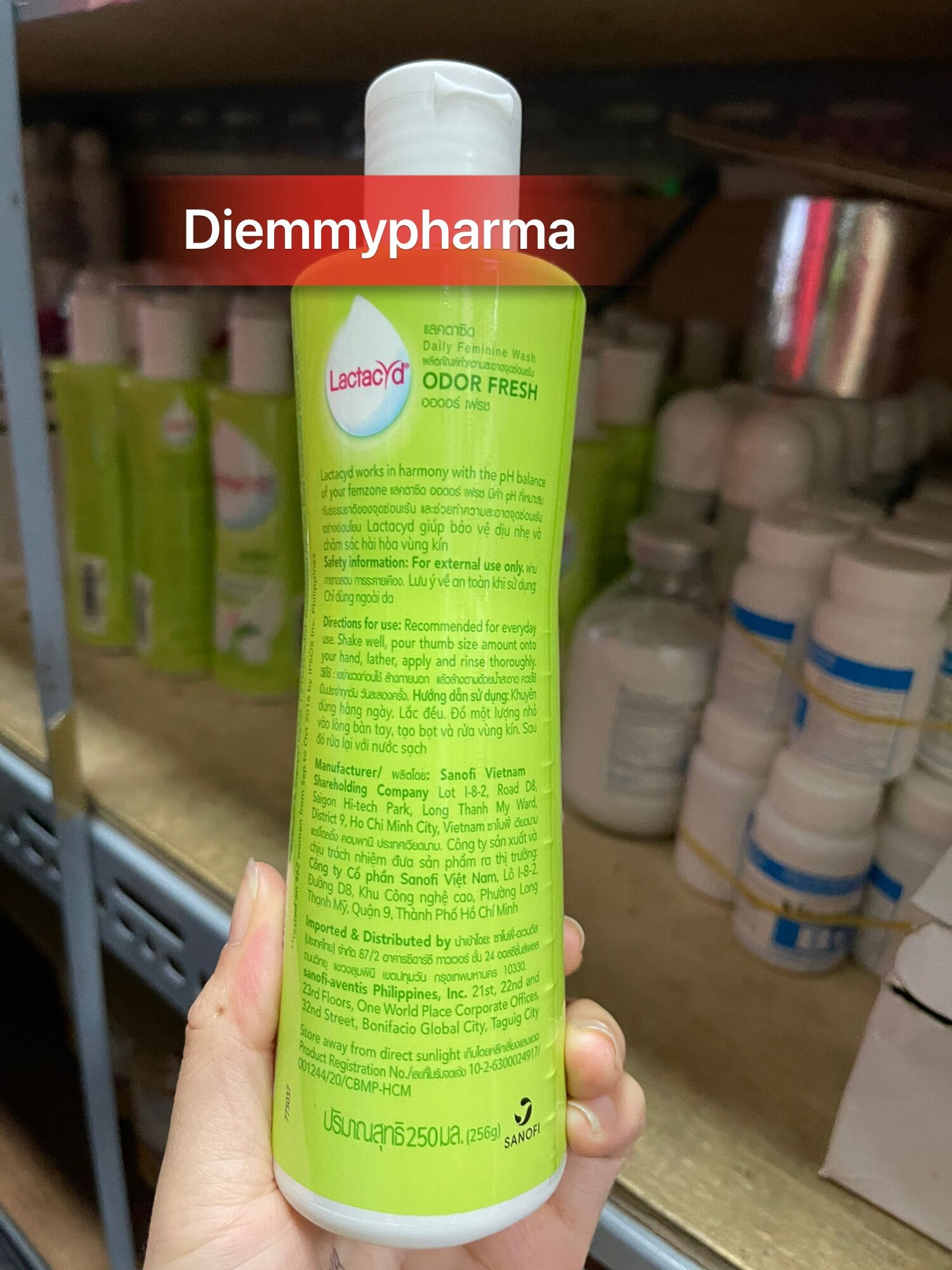 Dung dịch vệ sinh Lactacyd trầu không 250ml