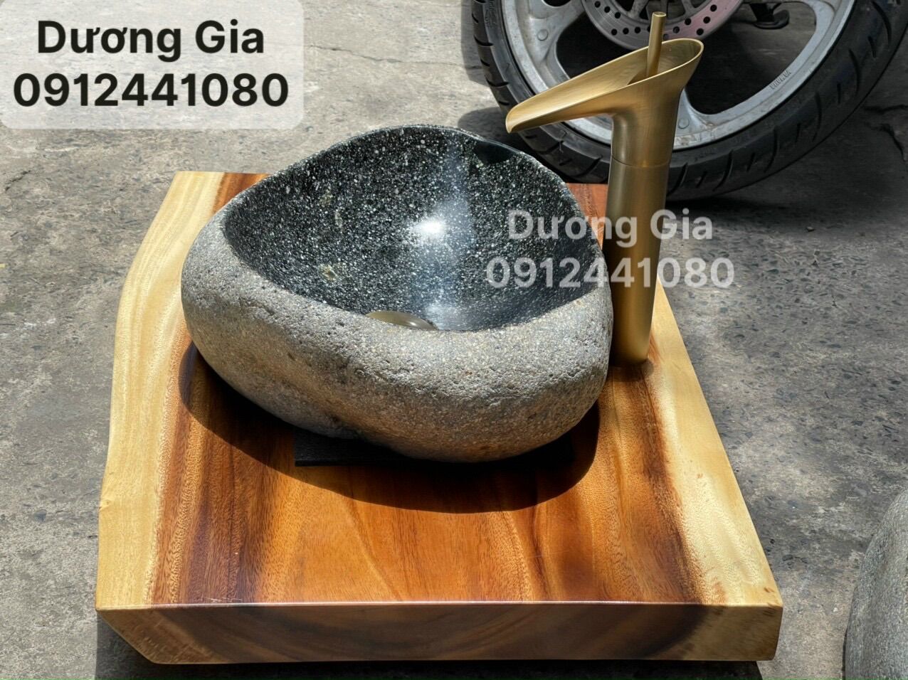 Chậu đá cuội tự nhiên