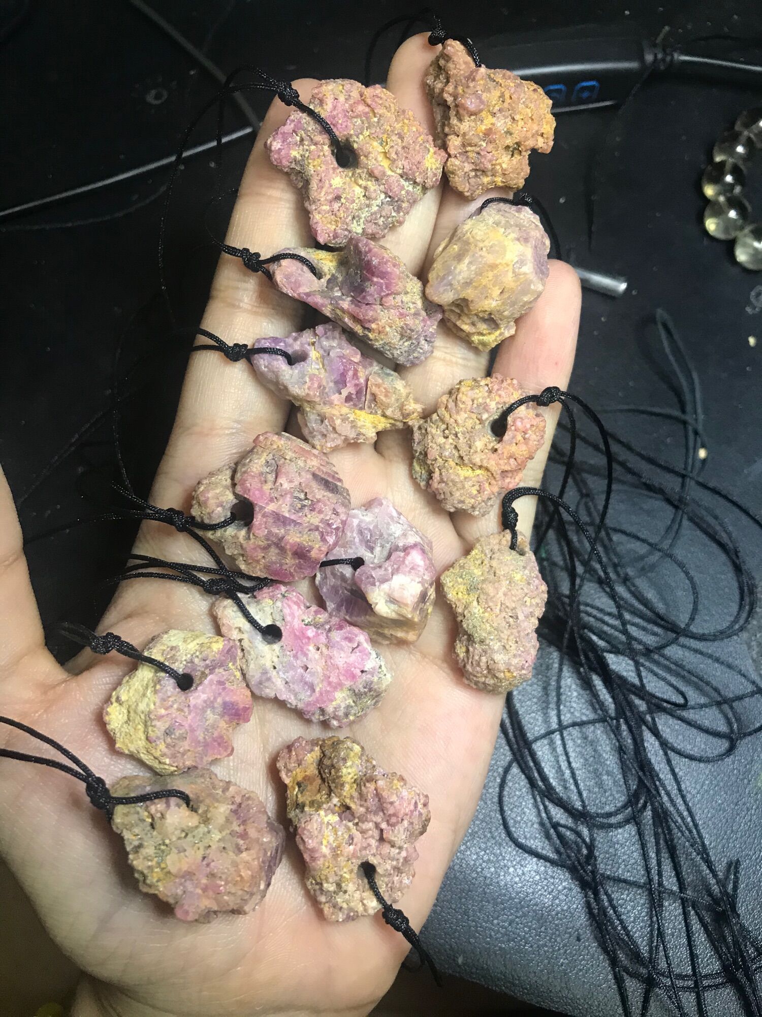Dây đeo đá thanh tẩy Ruby thô