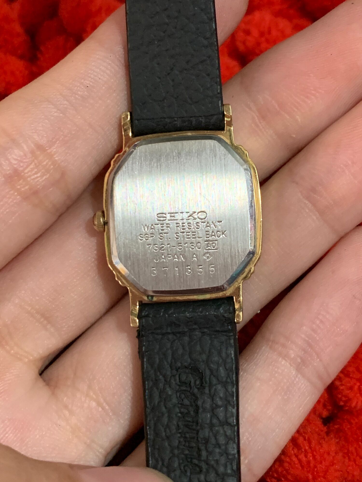 Đồng hồ nữ Seiko vuông nhỏ hàng si