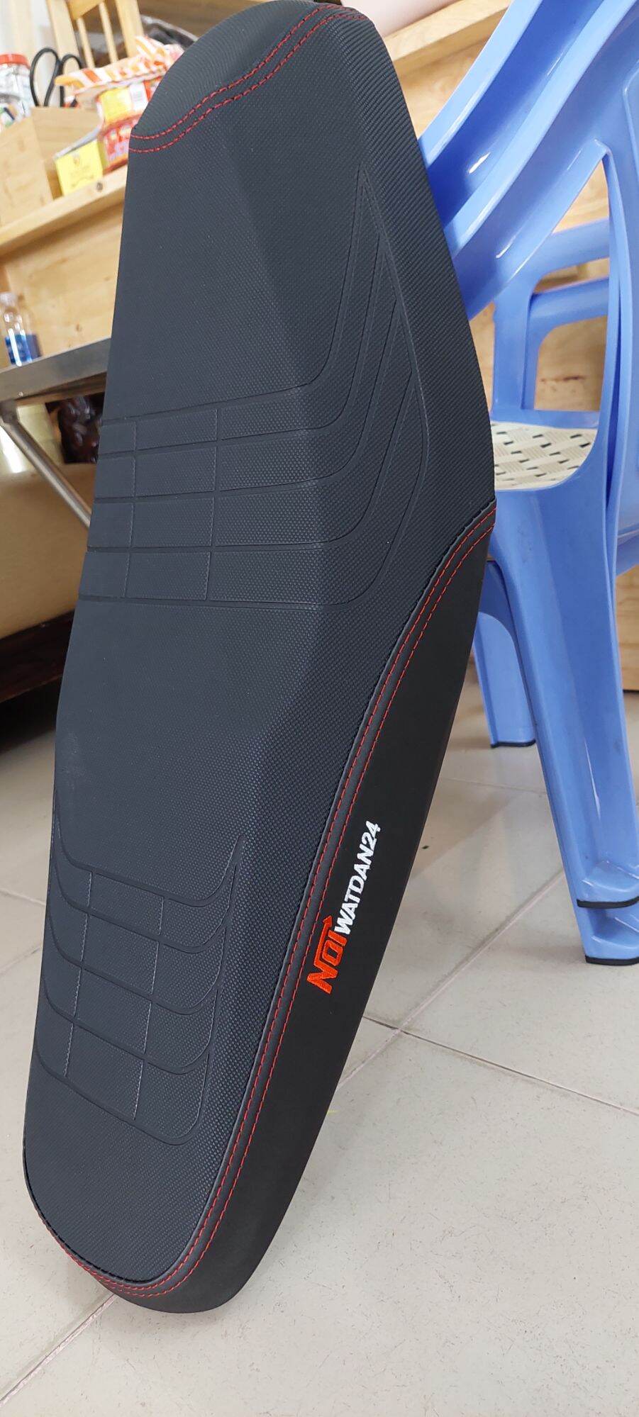 Yên xe Ex 135 (2010)  Áo vân thái