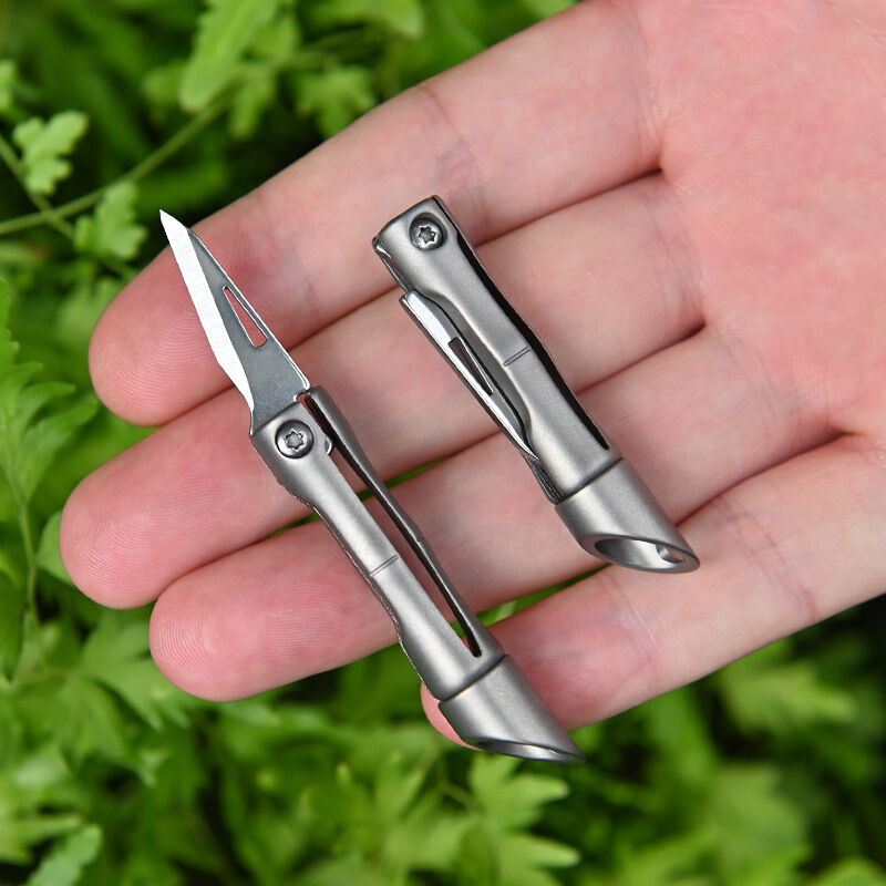 Móc khóa mini titanum hình đốt trúc độc đáo
