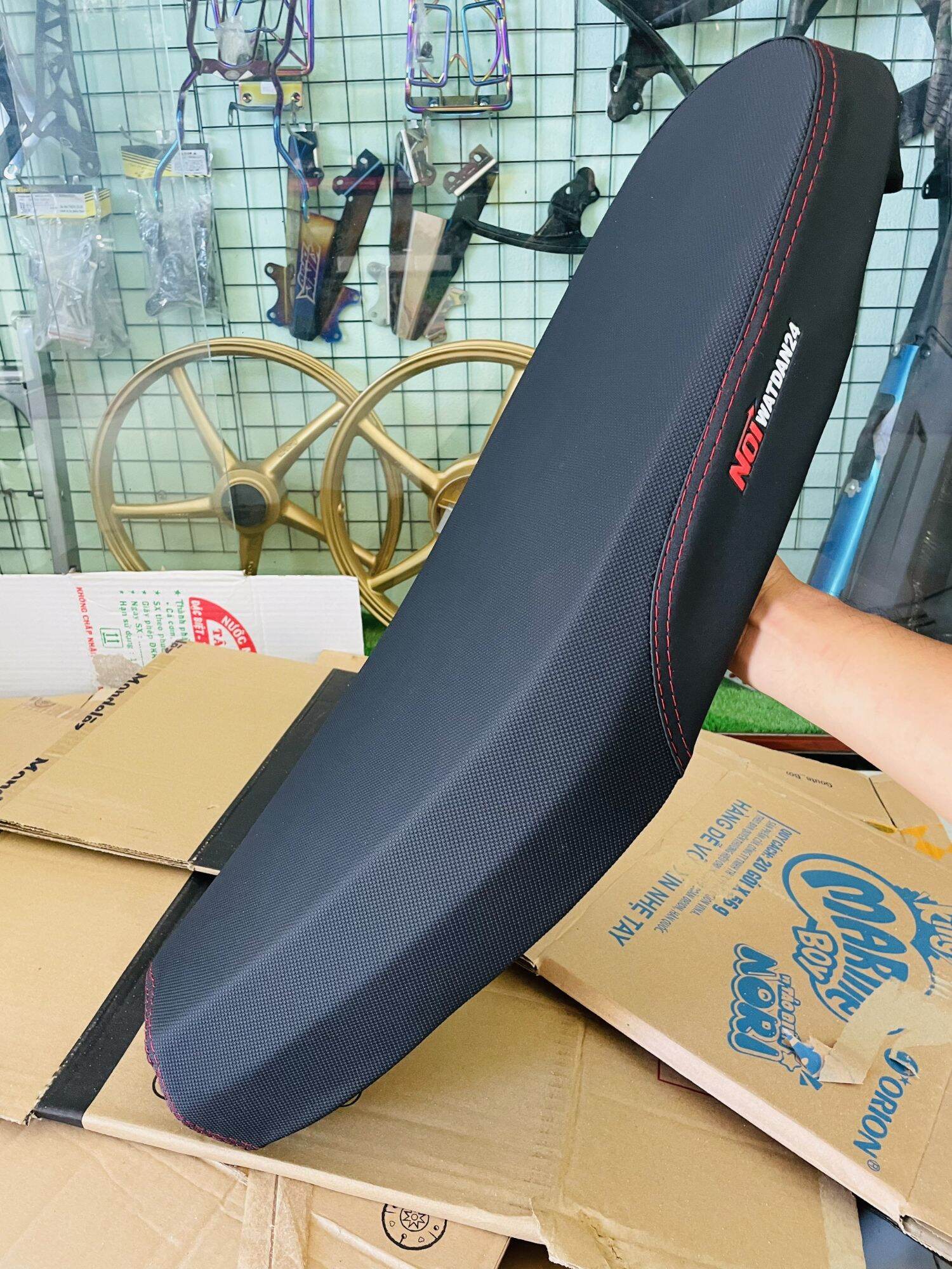 Yên Sirius 50-110 form cao, mẫu da xương cá. lắp như zin