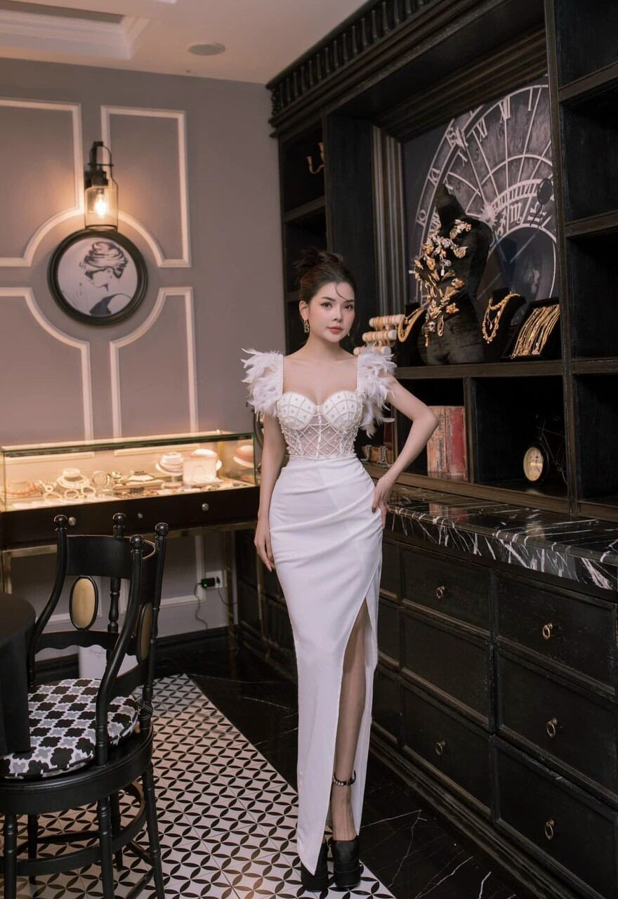 ĐẦM BODY LÔNG TUA RUA KẾT NGỌC TRAI