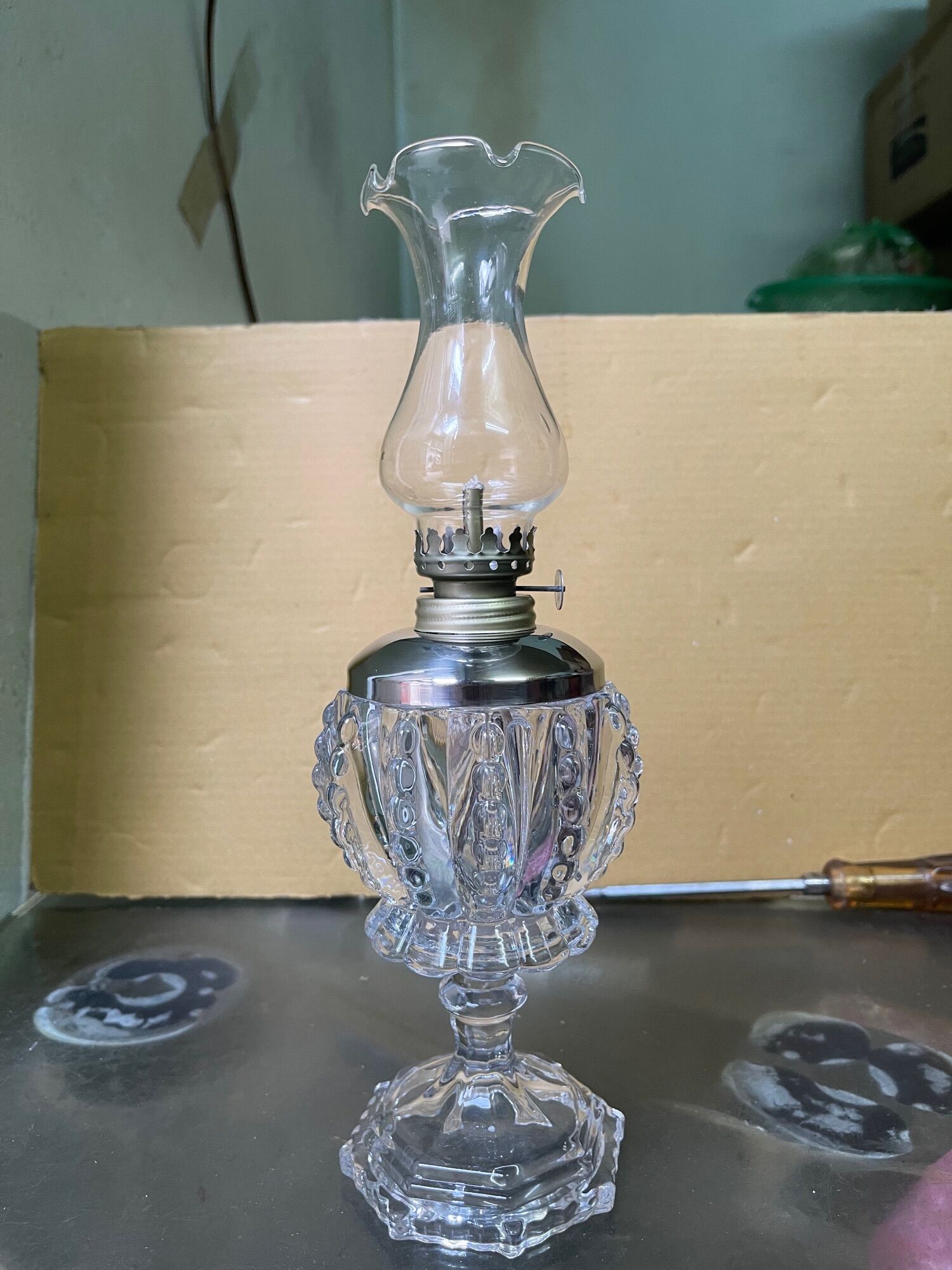 ĐÈN THỦY TINH THỜ CÚNG - KHẾ CHÂN