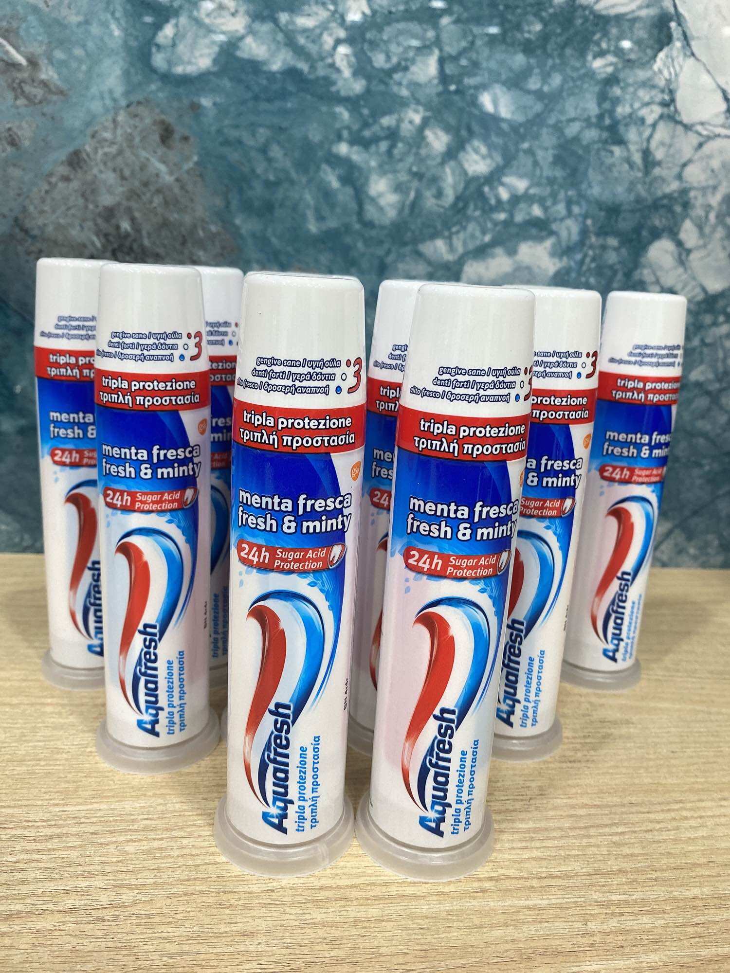 Kem đánh răng Aquafresh UK dạng ống 100ml
