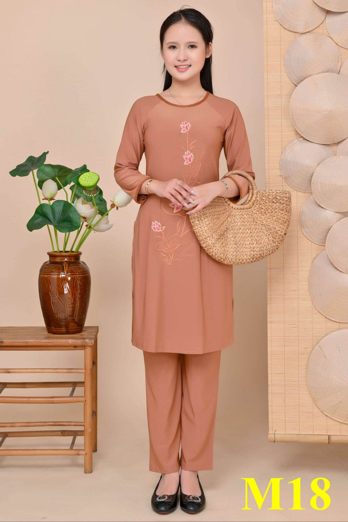 ĐỒ LAM ĐI CHÙA MẪU NỮ CÁCH TÂN THÊU SEN VẢI THUN LOẠI 1