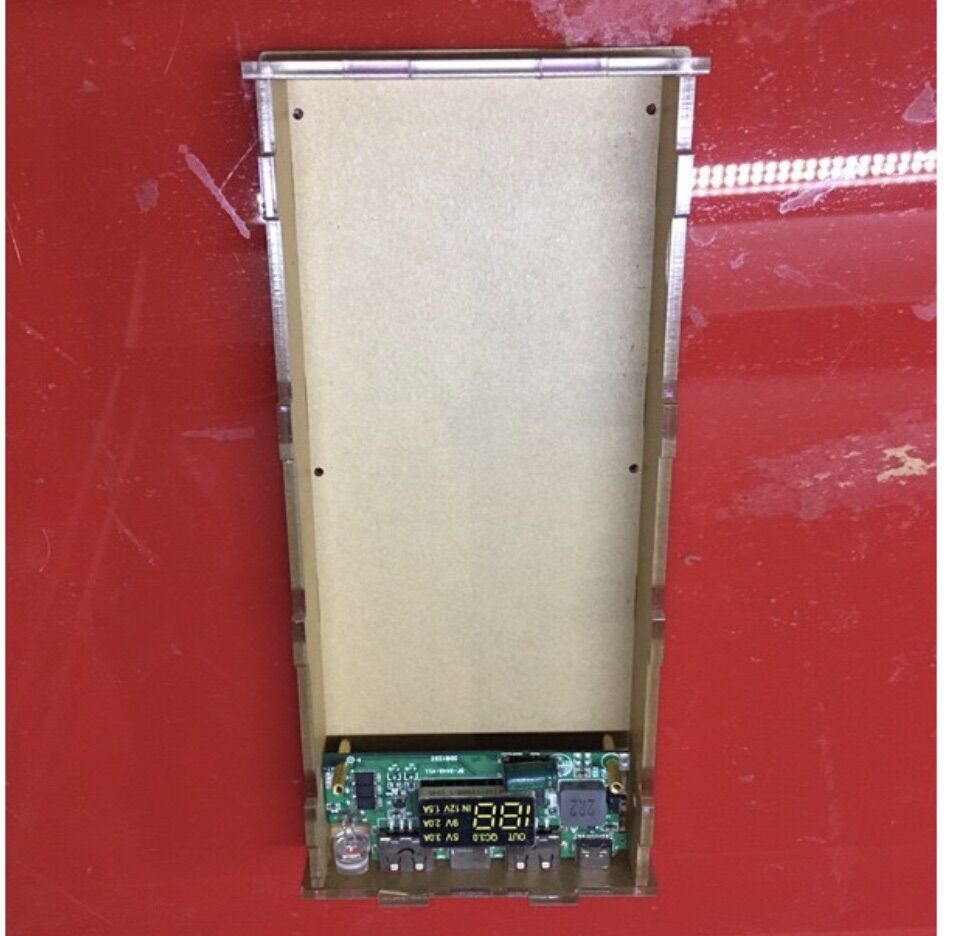 Box mica sạc dự phòng 8 cell QC 4.0- 22w