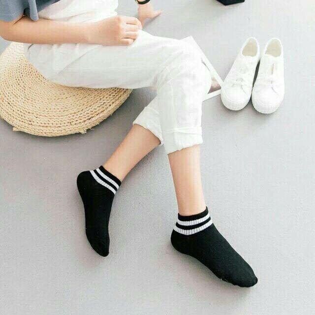 Tất nữ kẻ sọc cổ ngắn