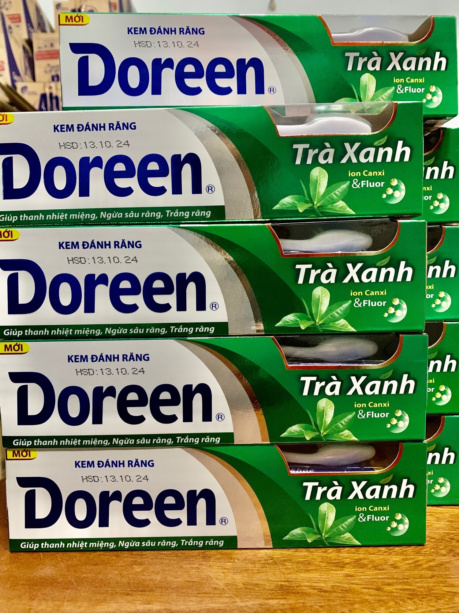 Kem đánh răng trà xanh Doreen 180g tặng bàn chải set 2 cây