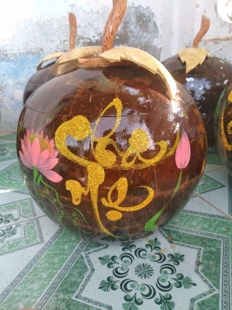 Bình ủ ấm trà gáo dừa vẽ thư pháp