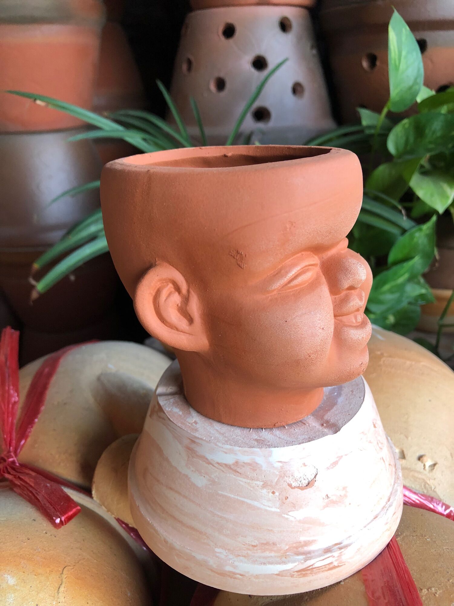 Tí nhỏ đất đỏ mọi nhỏ đất nung