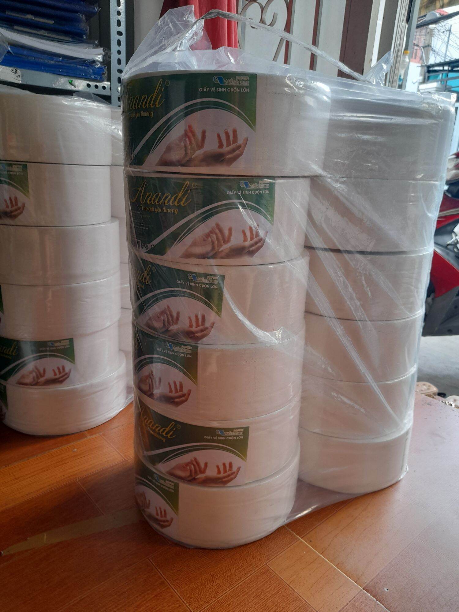 Giấy vệ sinh anandi cao cấp cuộn lớn 700g