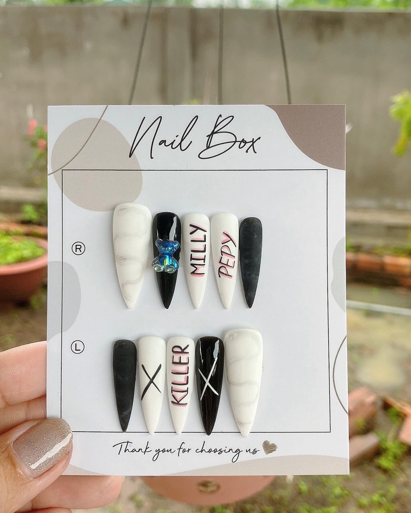 Nailbox mẫu cá tính trắng đen