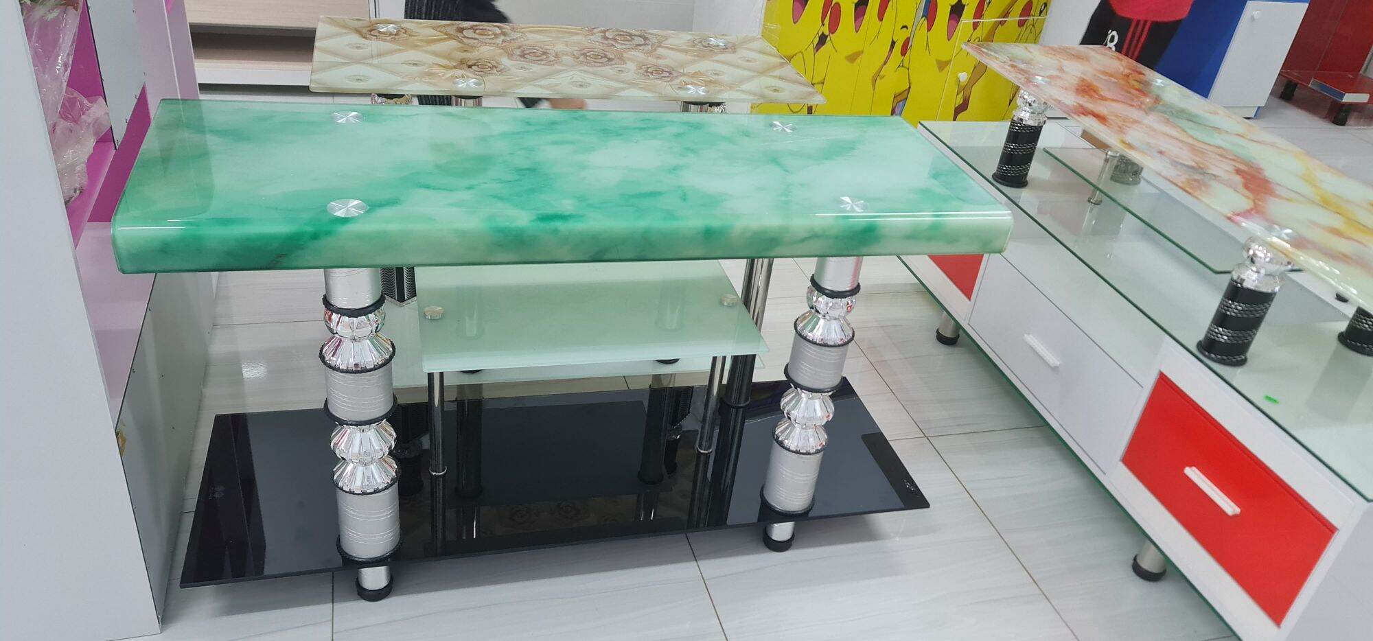 kệ TV kính in 3D