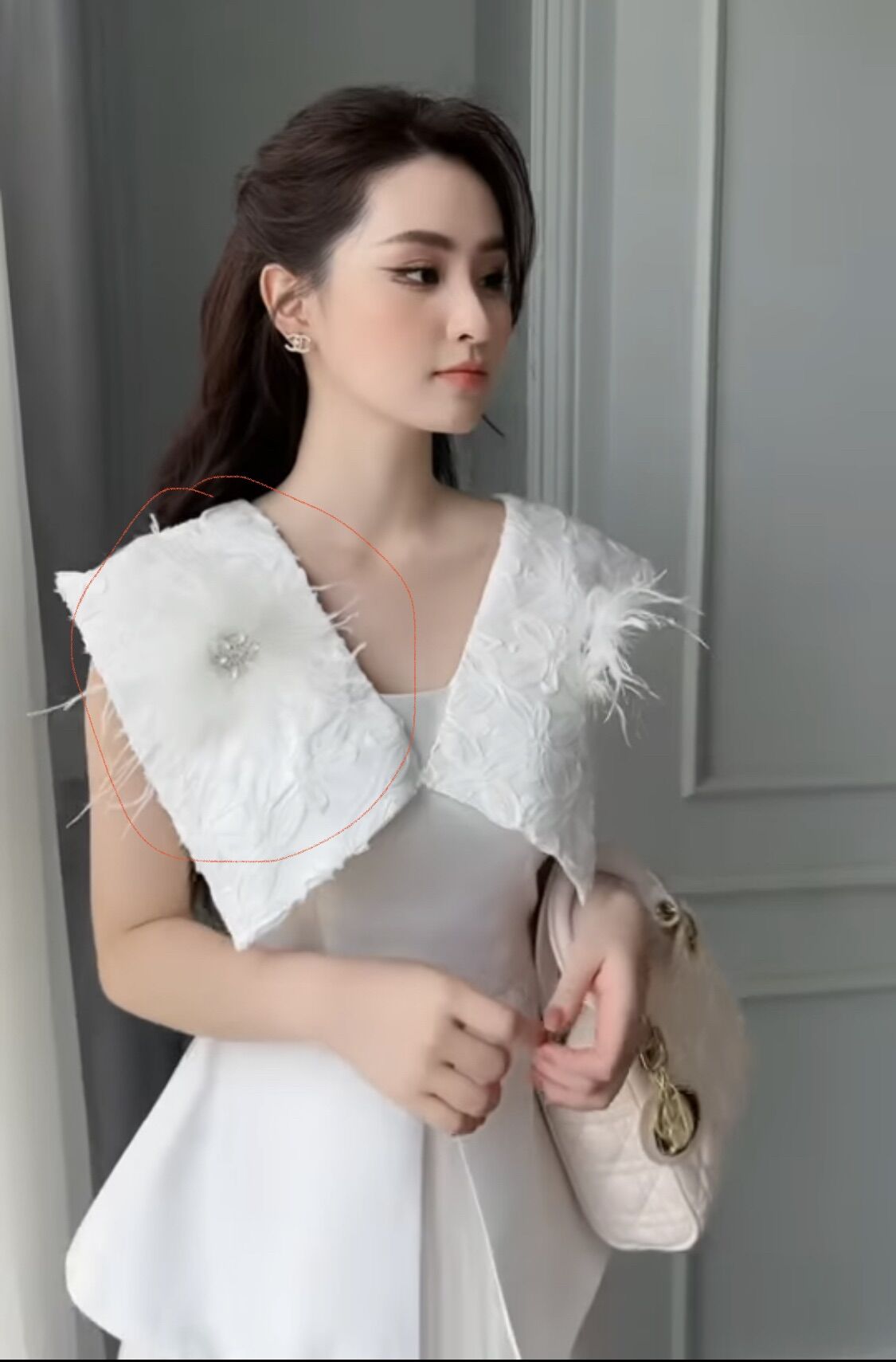 HOA VOAN LÔNG VŨ CÀI ÁO SIZE TO HƠN 10cm
