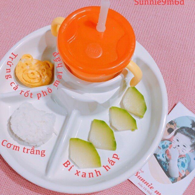 Khay Ăn Dặm Inomata Có Chỗ Để Ly Thìa Dĩa