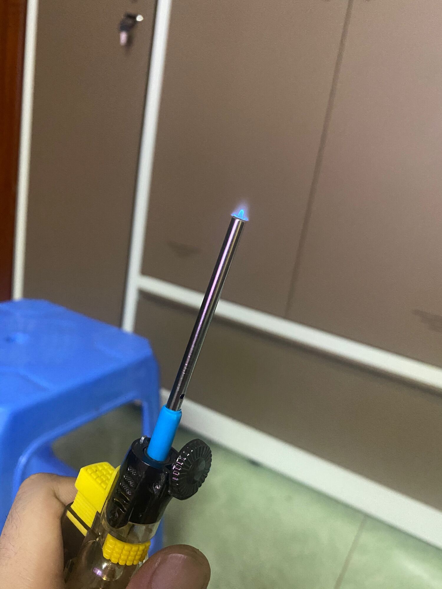 Combo 1 quẹt khò + 1 tiêm đi kèm giảm lửa (mồi lửa dễ sử dụng, tiết kiệm gas)