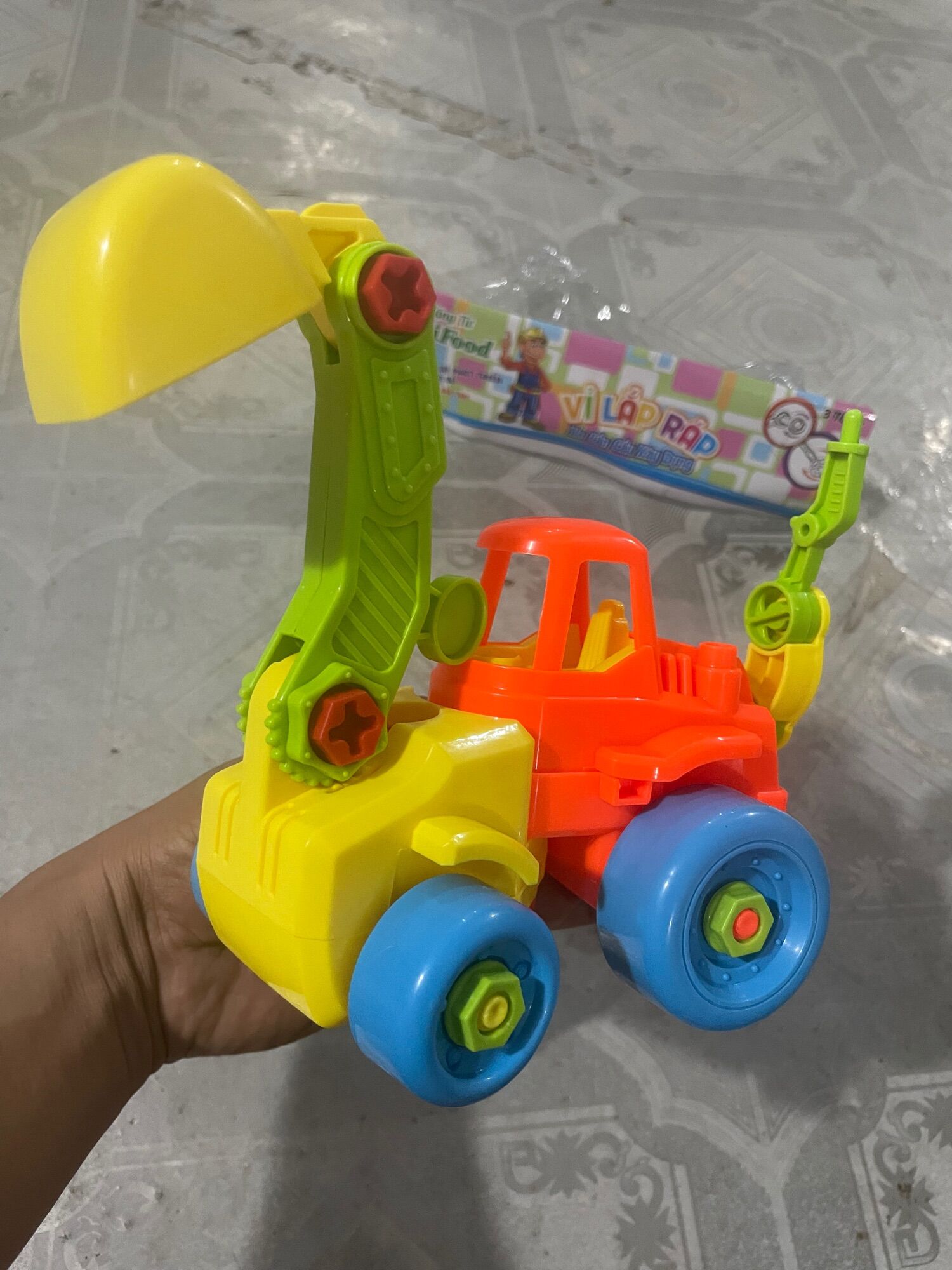 —- Vỉ lắp ráp - xe cần cẩu xây dựng- hkm nuti