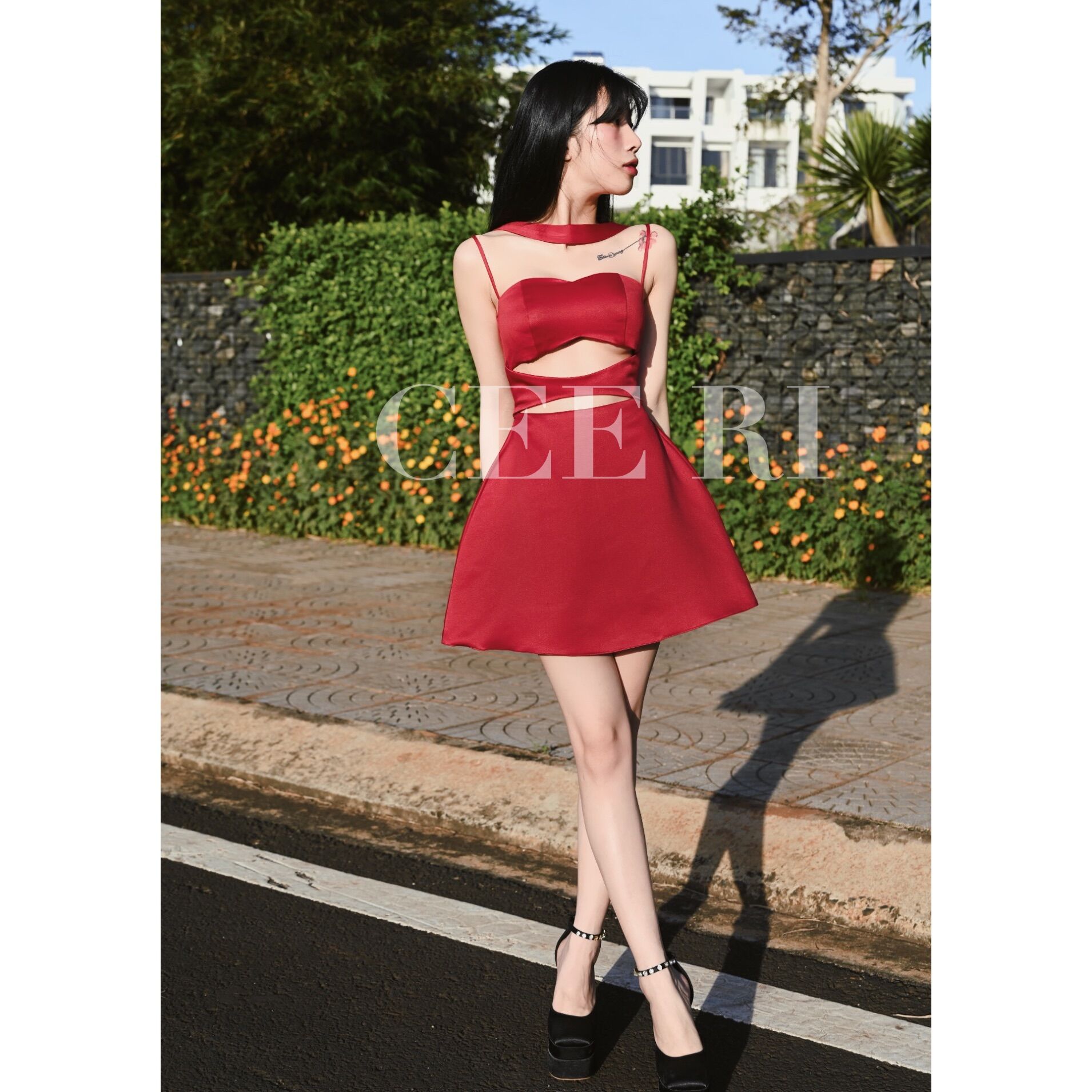Đầm form đẹp xoè nhẹ dáng ngắn