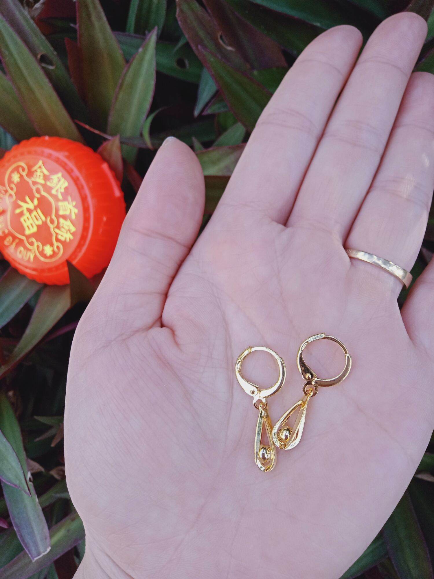 Bông tai mẫu mã đẹp sắc nét thiết kế cầu kỳ y như vàng  non tặng nhẫn như ảnh