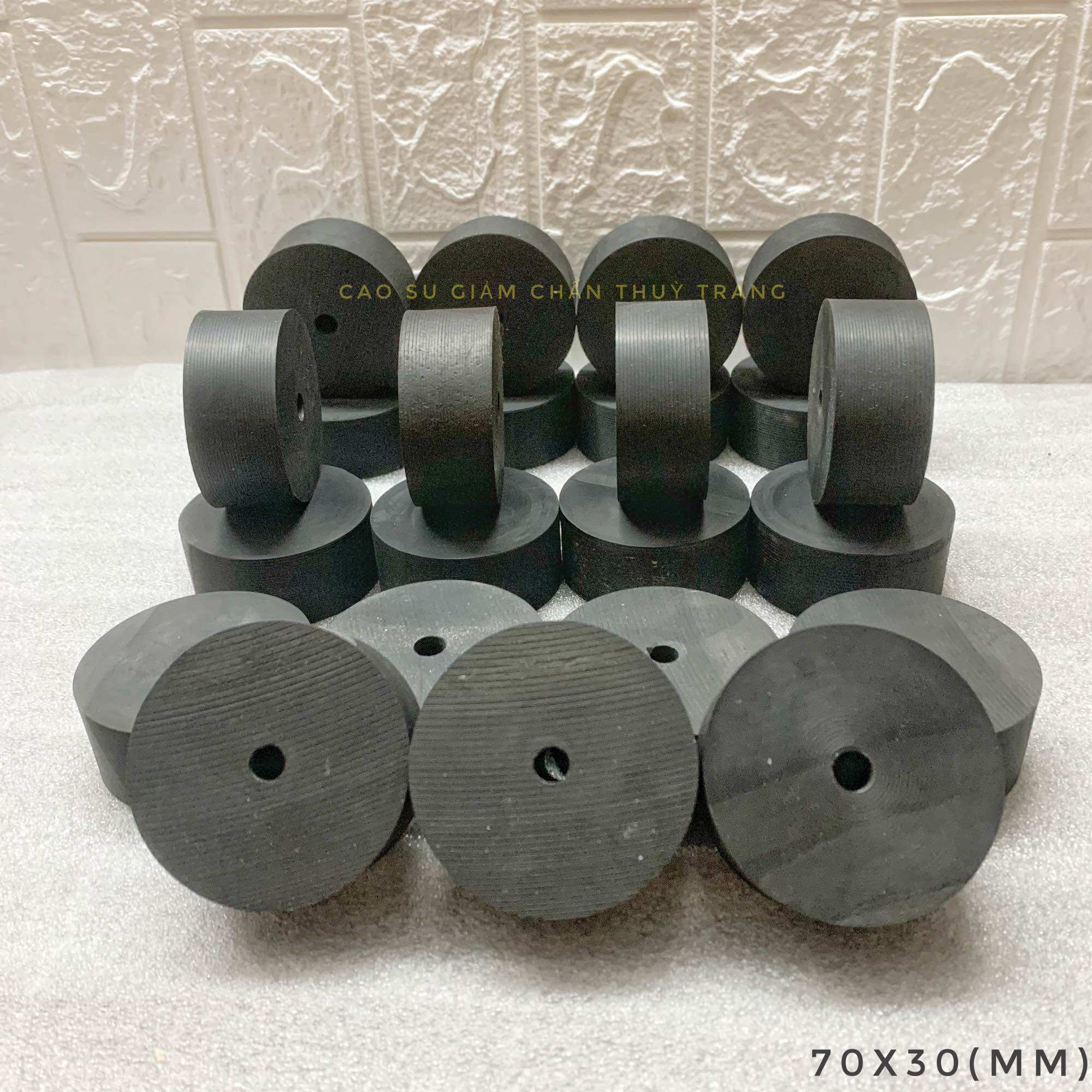 4 cục cao su chống rung phi 70 cao 30 (mm)
