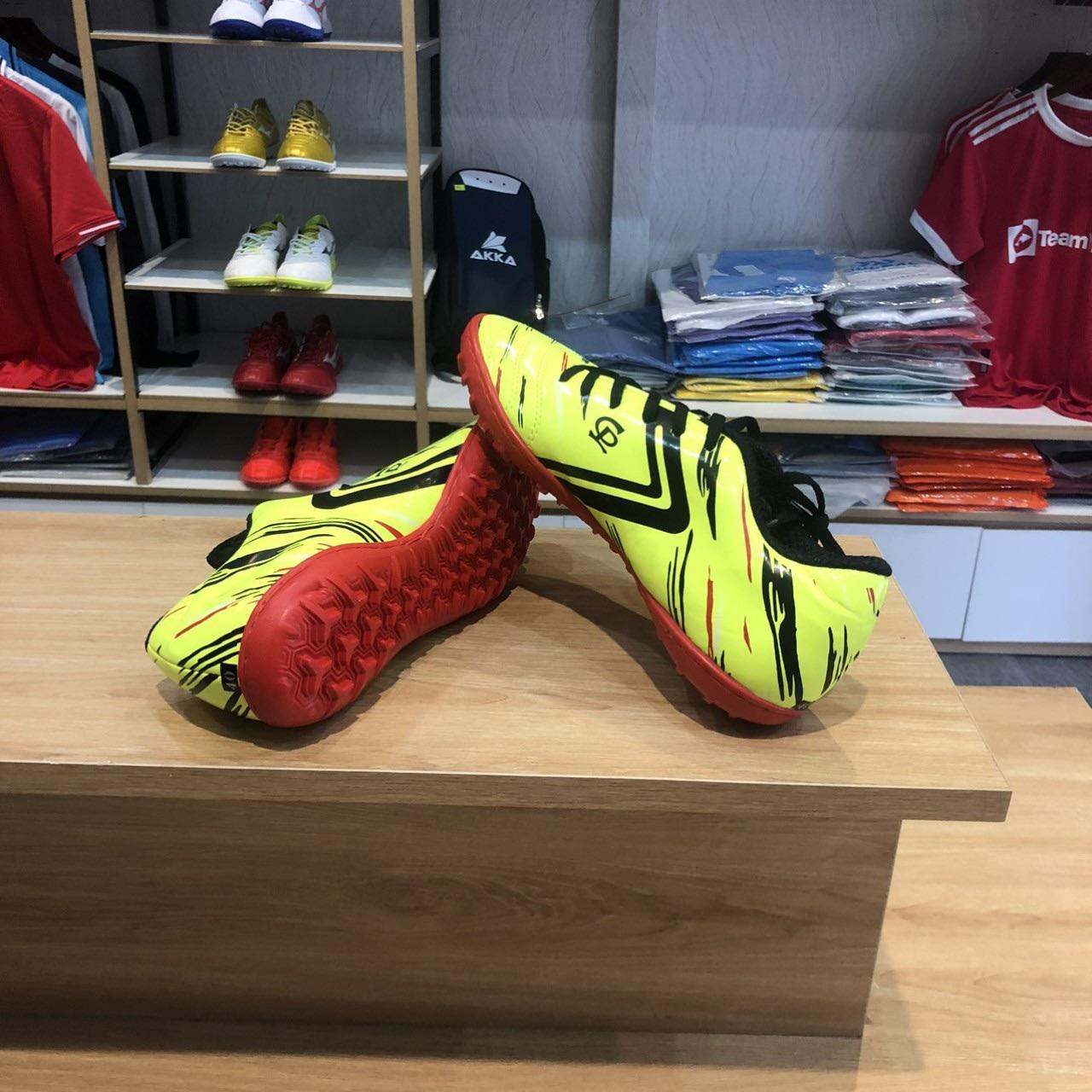 GIÀY ĐÁ BÓNG SÂN CỎ NHÂN TẠO CHÍ PHÈO