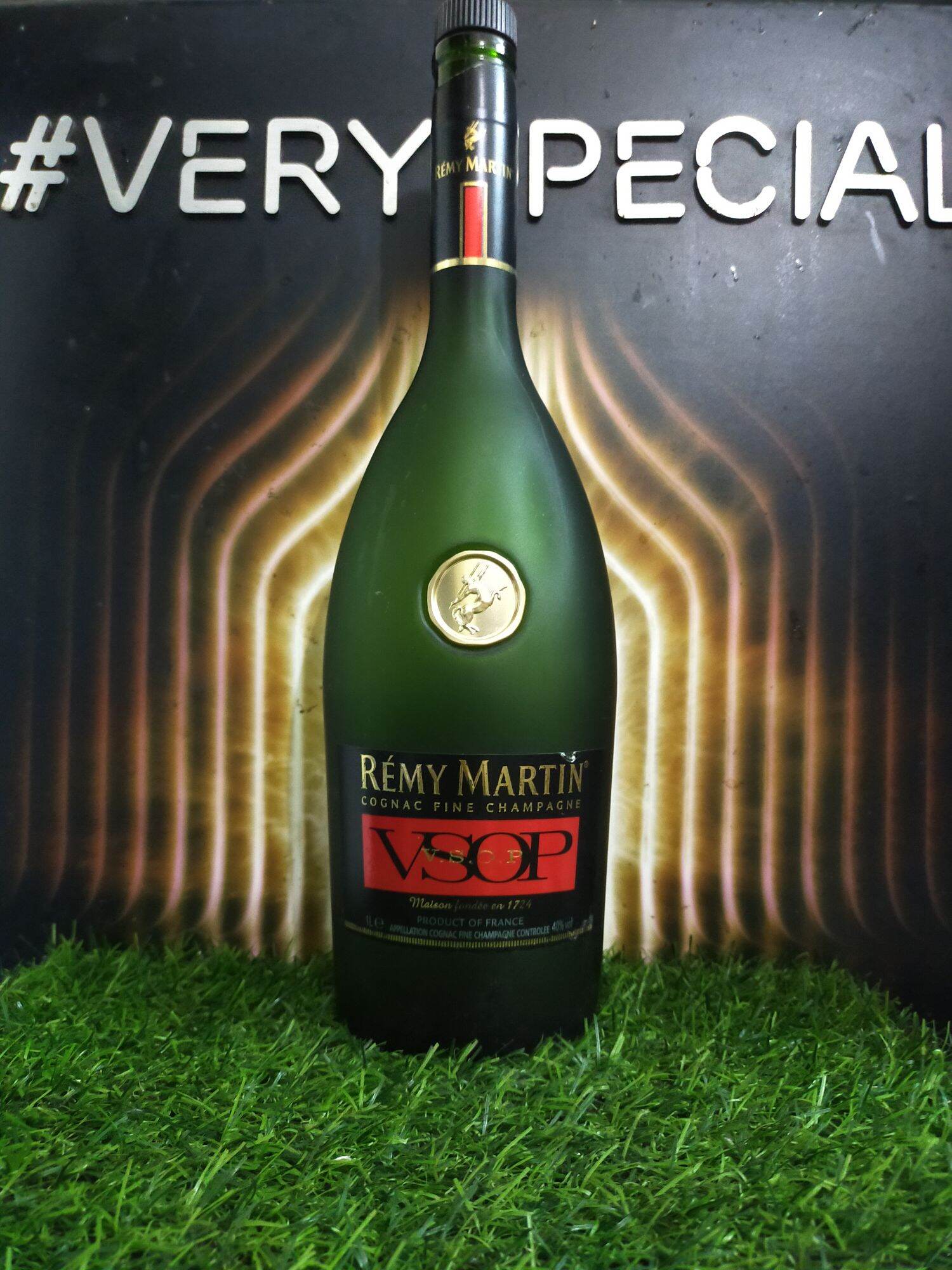 Vỏ chai Remy Martin VSOP 700ml trưng bày decor tủ kệ (chai rỗng)
