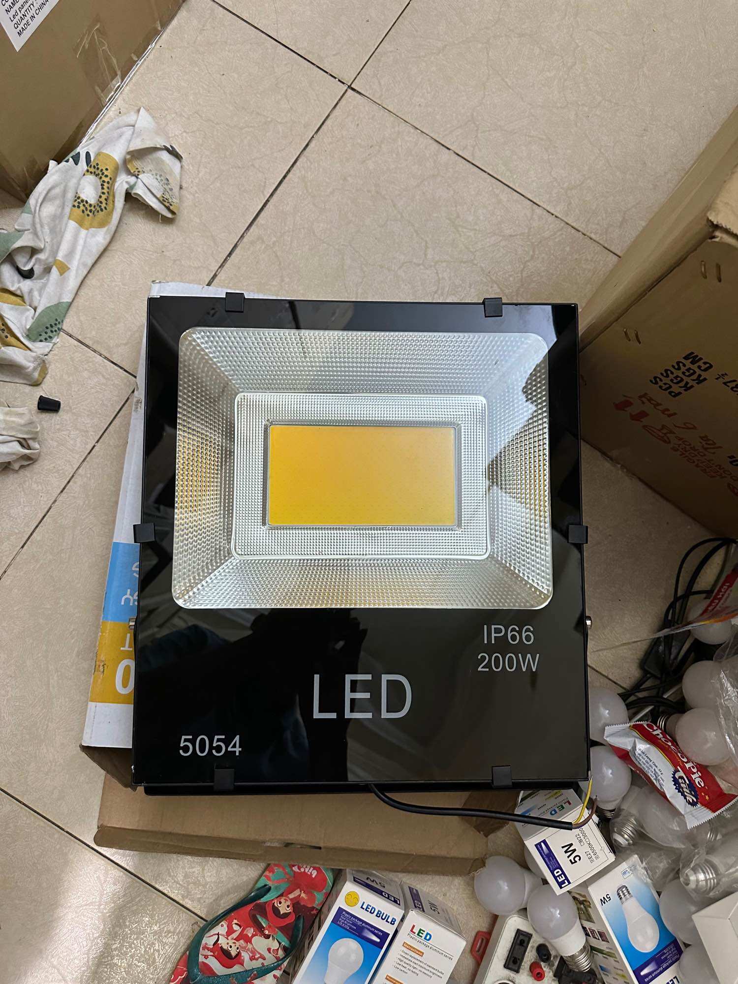 ĐÈN PHA LED 200W CAO CẤP NGOÀI TRỜI