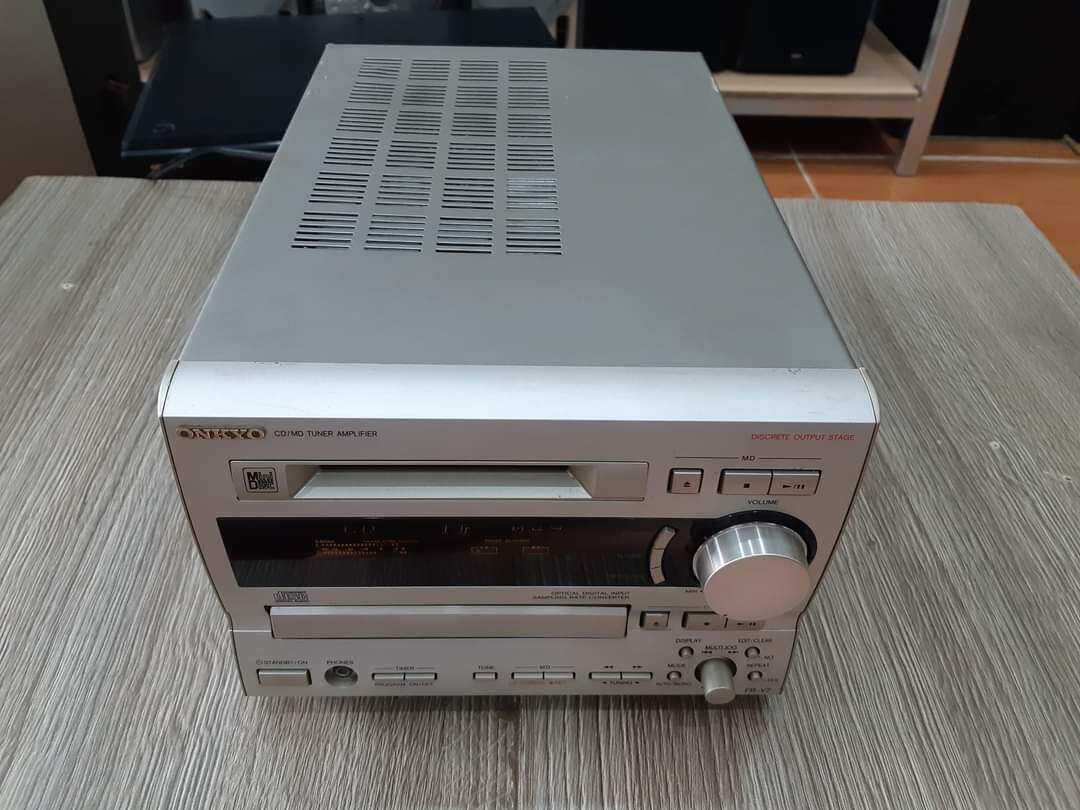 cục dàn Onkyo V7