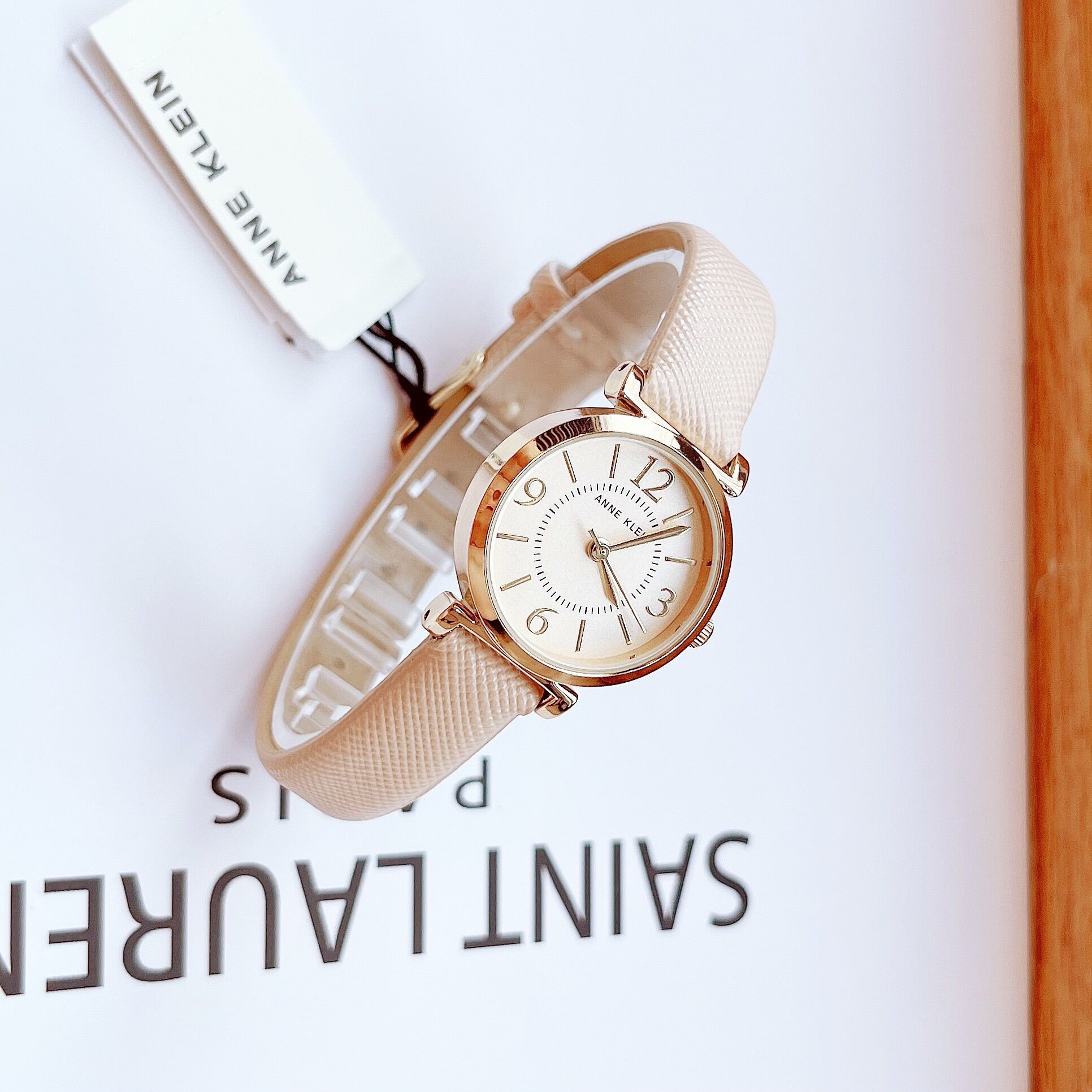 Đồng hồ nữ Anne Klein dây da, size 26mm