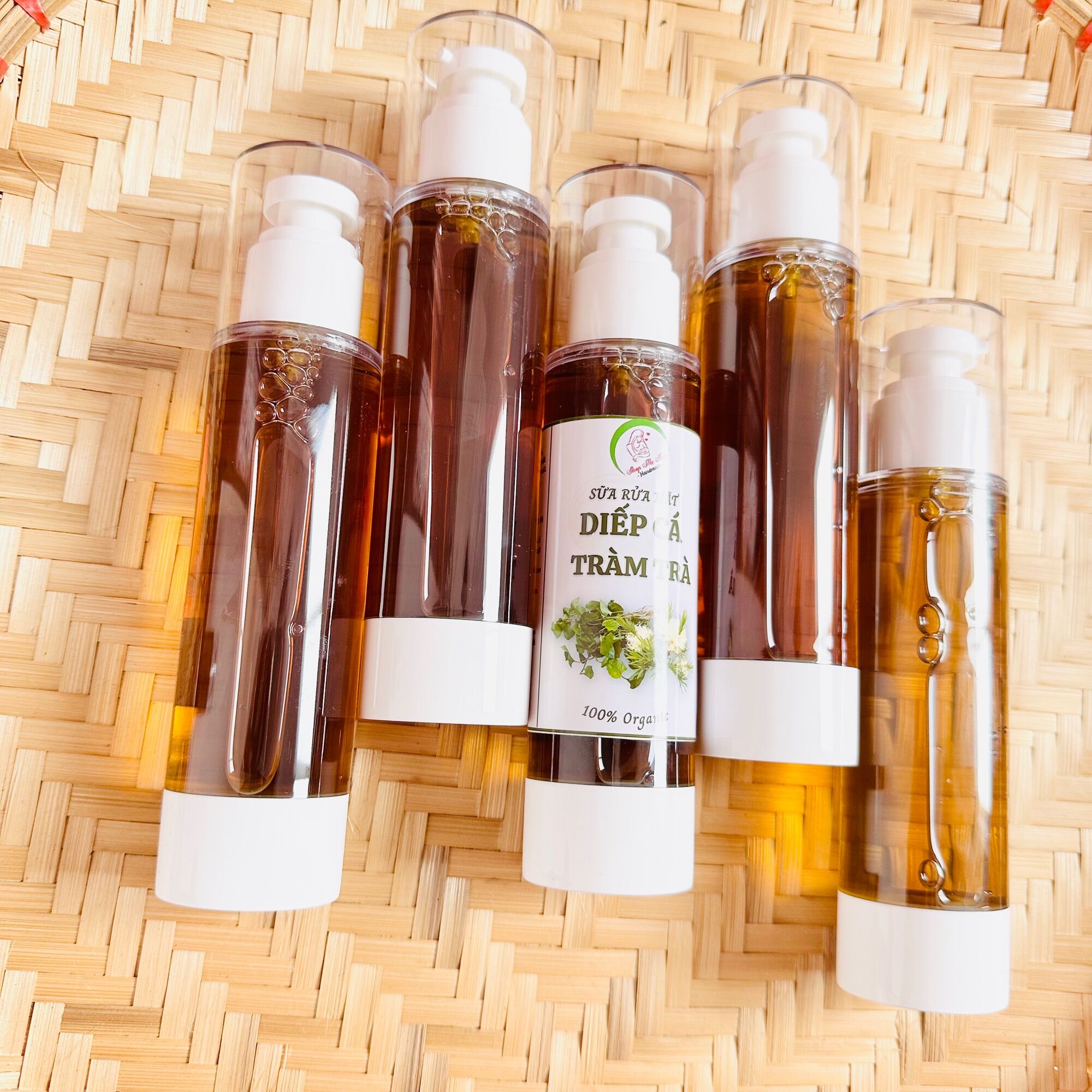SỮA RỬA MẶT DIẾP CÁ TRÀM TRÀ
