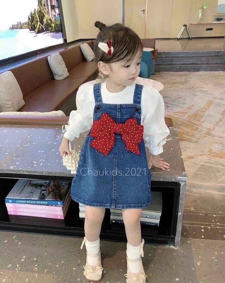 Yếm nơ đỏ
