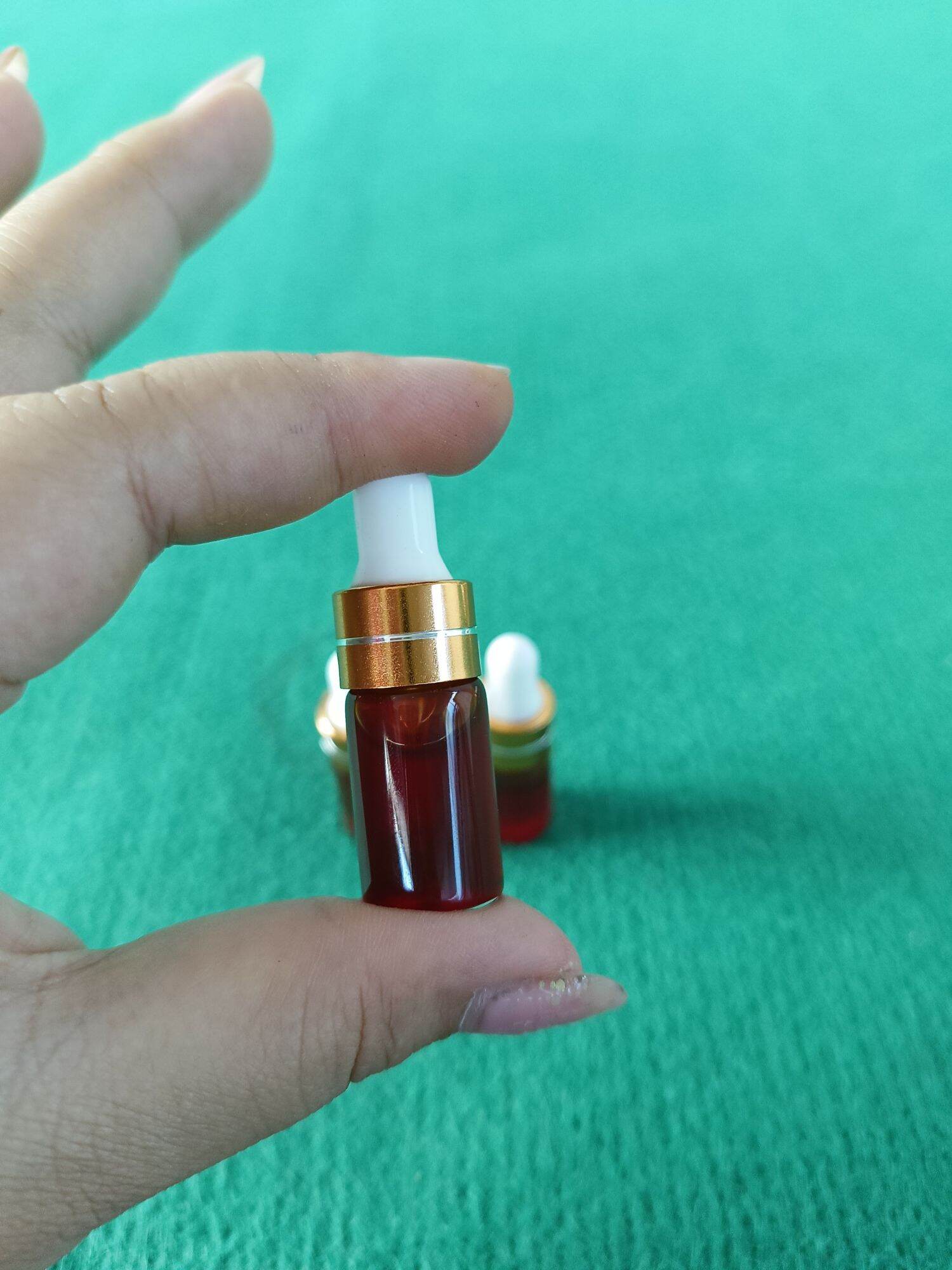 Lọ 3cc nhỏ đỏ tăng lực trước đá cho gà