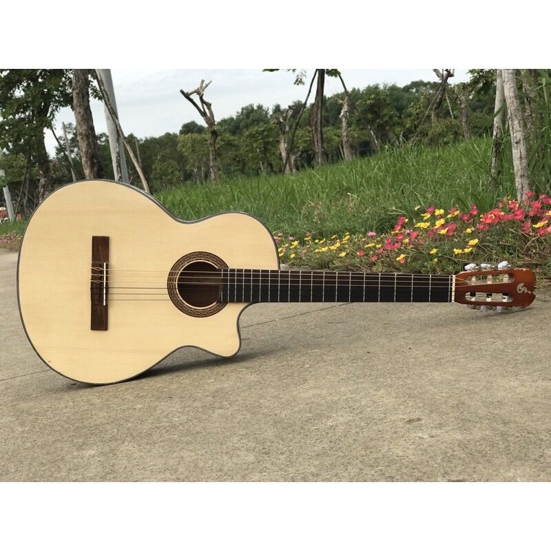 (Miễn Phí Ship) Đàn guitar classic gỗ hồng đào dáng khuyết