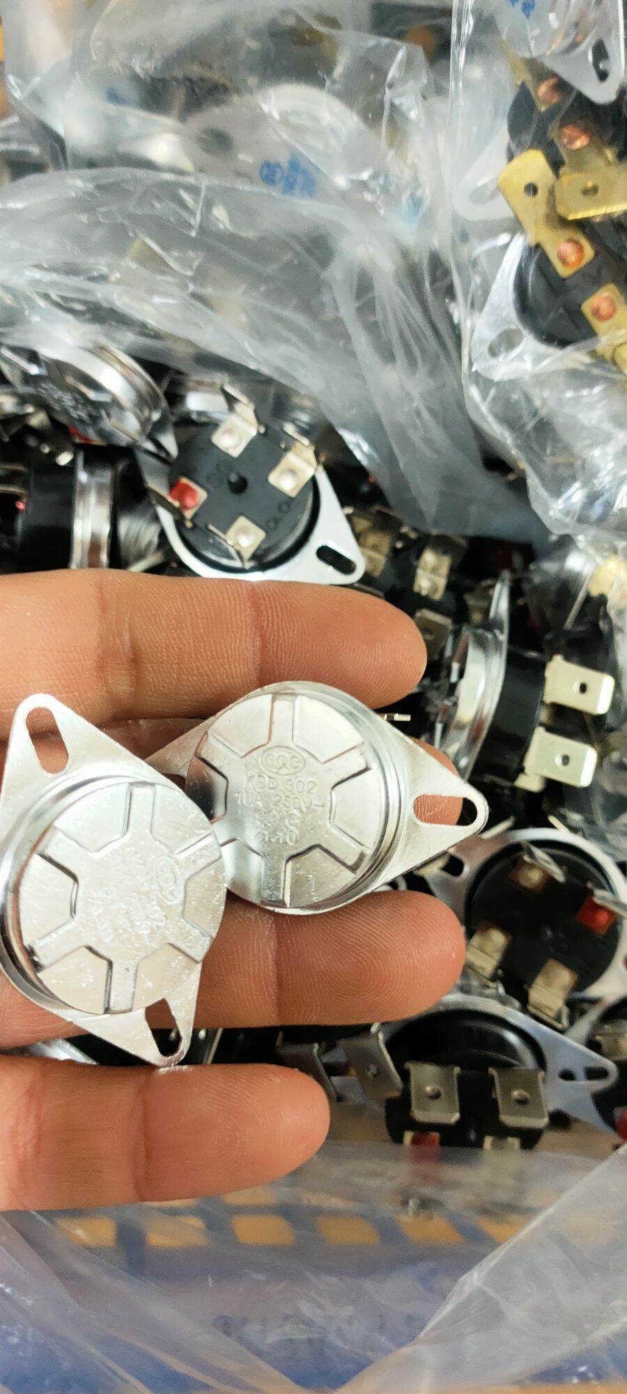 Rơ le nhiệt 4 chân 93 độ 16A bình nóng lạnh
