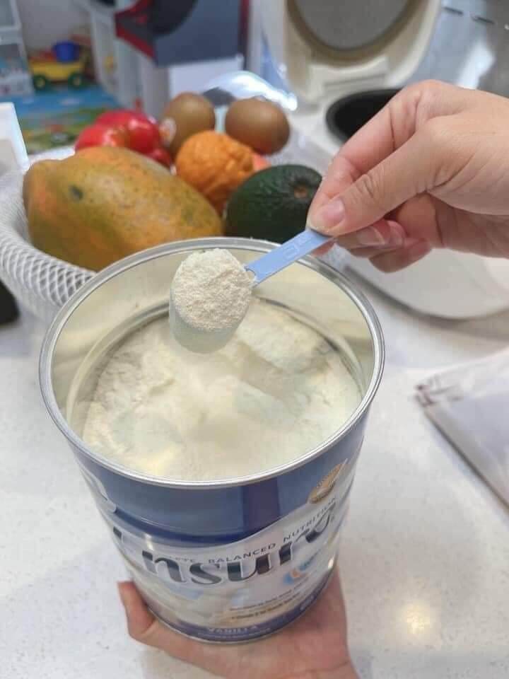 ENSURE ÚC hộp 850gr
