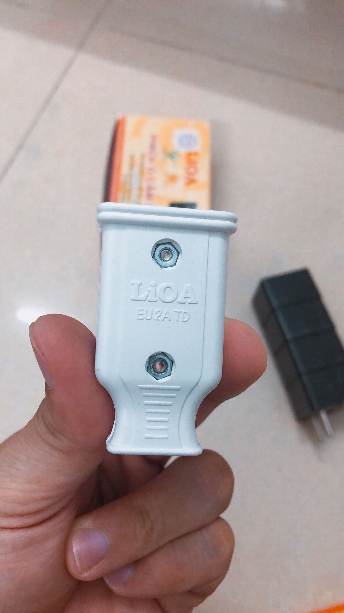 Phích nối 10a chịu nhiệt cao hiệu LiOA