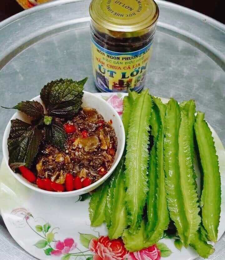 Mắm chua cá lia thia Út Lớn