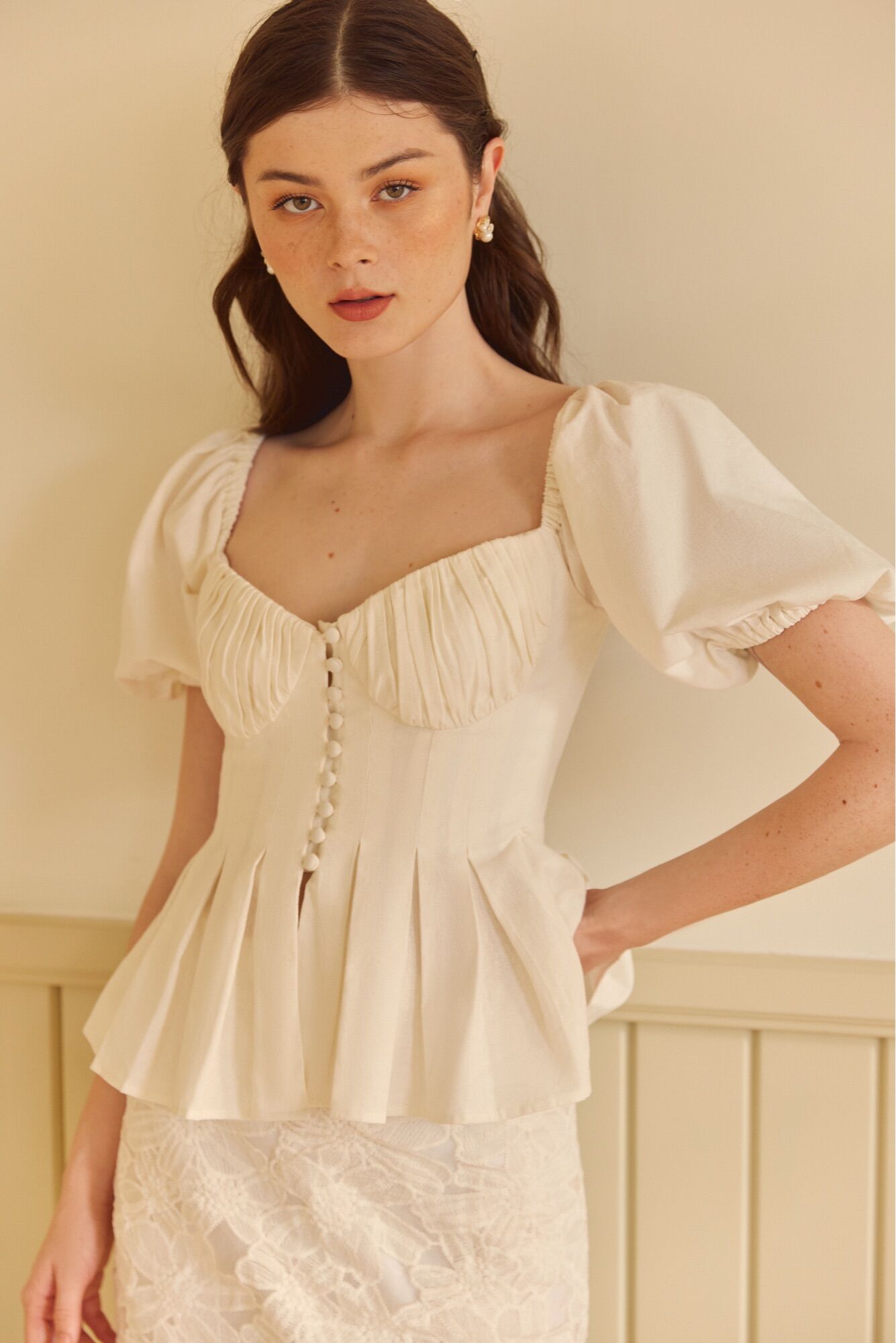 Áo kiểu nữ cúp ngực xếp ly - elena pleated top