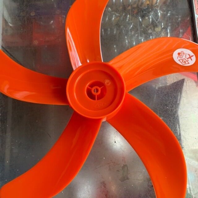 Cánh quạt 5 lá cốt tròn