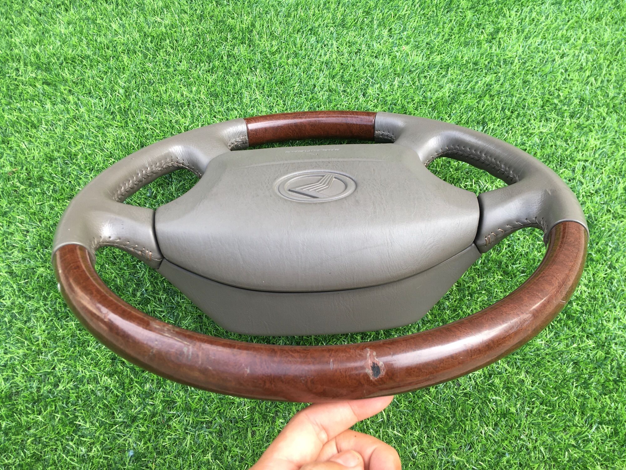 Vô lăng Toyota 4 chấu