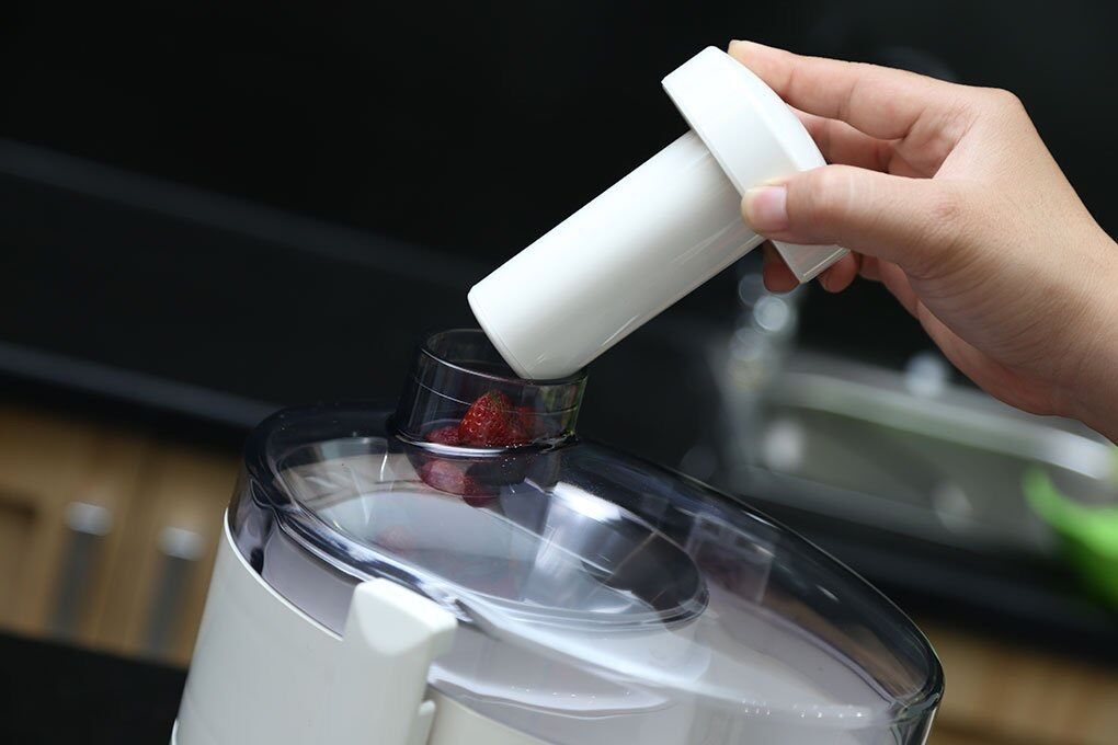 Máy ép trái cây Panasonic MJ-68MWRA (HÀNG CHÍNH HÃNG)