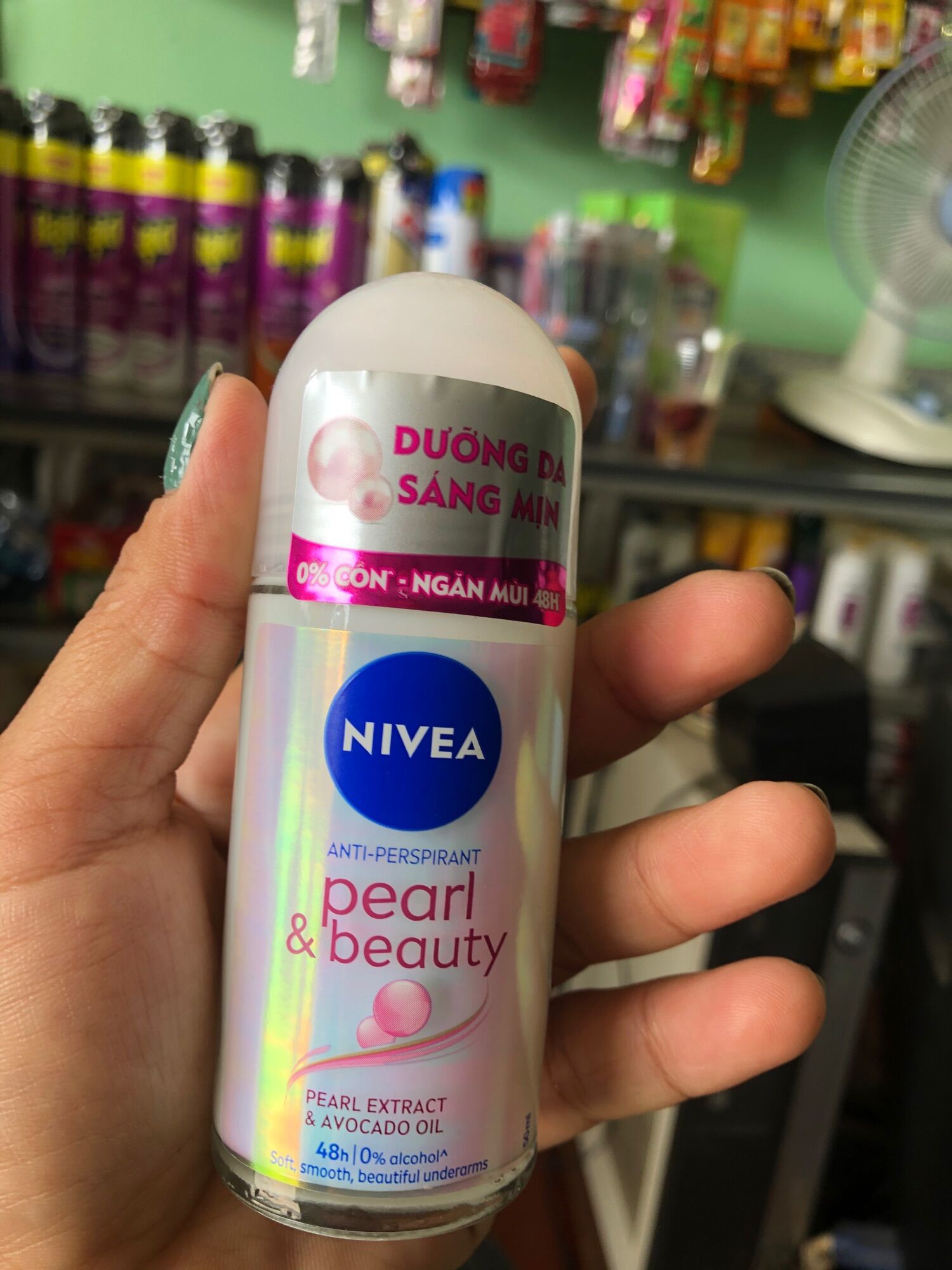 Lăn khử mùi Nivea Ngọc trai chai 50ml