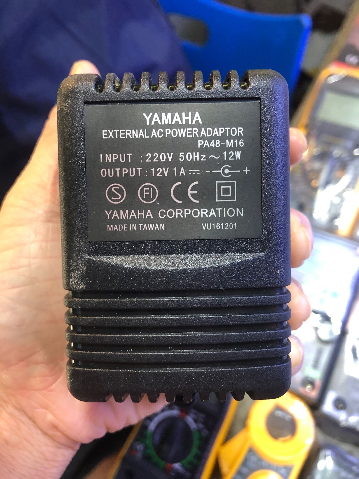 Nguồn 12V1A Yamaha nặng